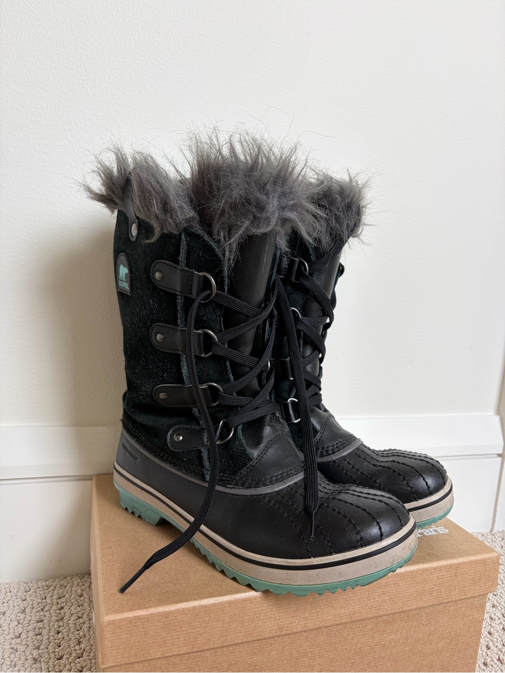 SOREL Black Fur-Trim Winter Boots